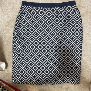 Ann Taylor Navy and White Diamond Pattern Pencil Skirt